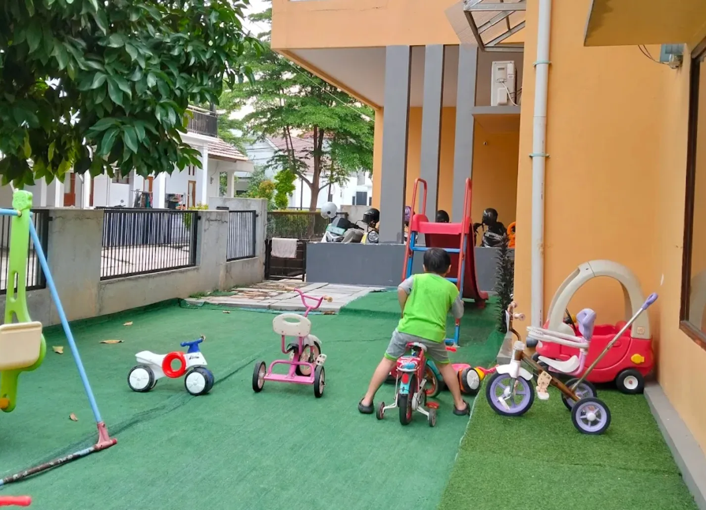 Penitipan Anak (Daycare) Shanti Kumara