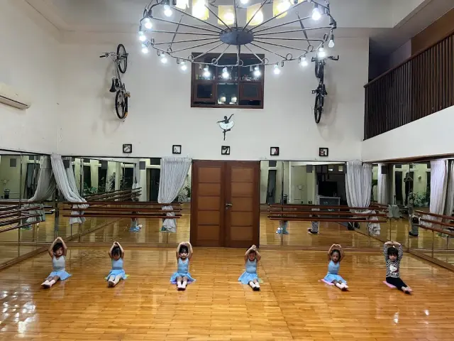 Marlupi Dance Academy Citra Raya - Baby Ballet dan Dance