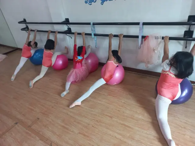 On Stage Academy Serpong - Sekolah Ballet Anak Kota Tangerang Selatan