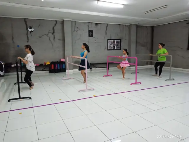 Rosana Ballet School Bandung (Cibadak)