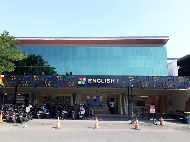 English 1 Cirebon Taman Cipto - Small Stars