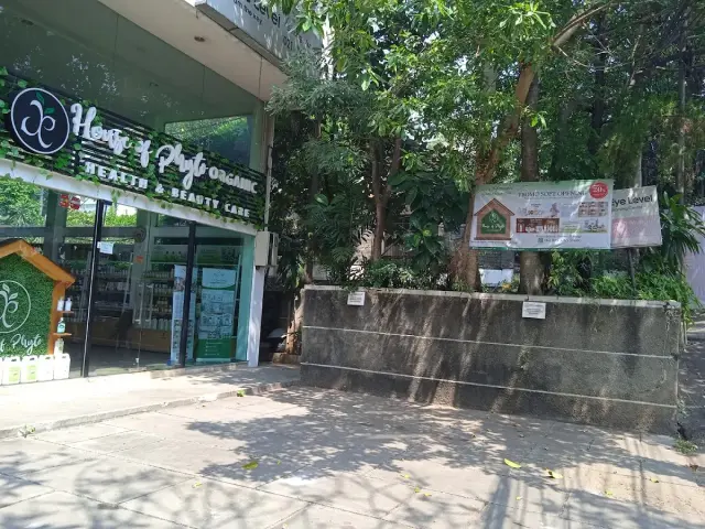 Eye Level Kemang Mutiara