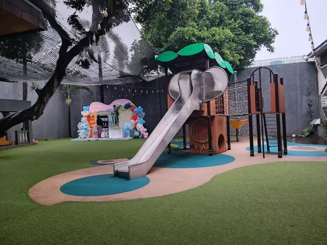Mes Amis - Pondok Indah (Jakarta Selatan)
