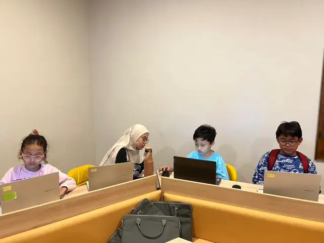 Coding Bee Academy - Bekasi (Kemang Pratama)